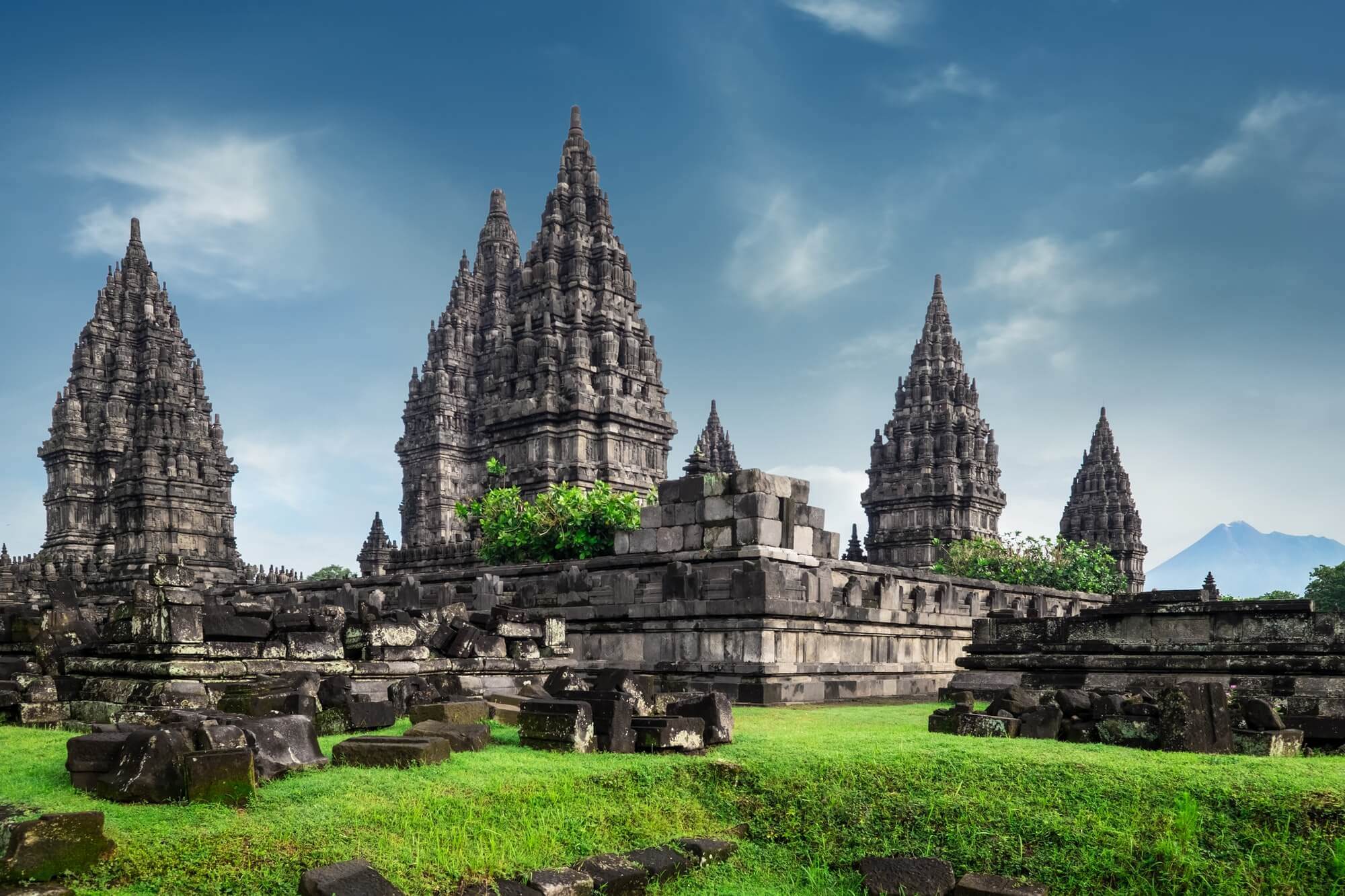 prambanan-lhindu-temple-ruins-java-indonesia-